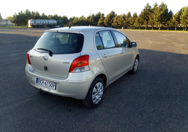 Toyota Yaris cena 21500 przebieg: 163000, rok produkcji 2009 z Krosno małe 191